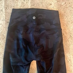 LULULEMON wunder train black camo leggings size 2 NEVER WORN!!